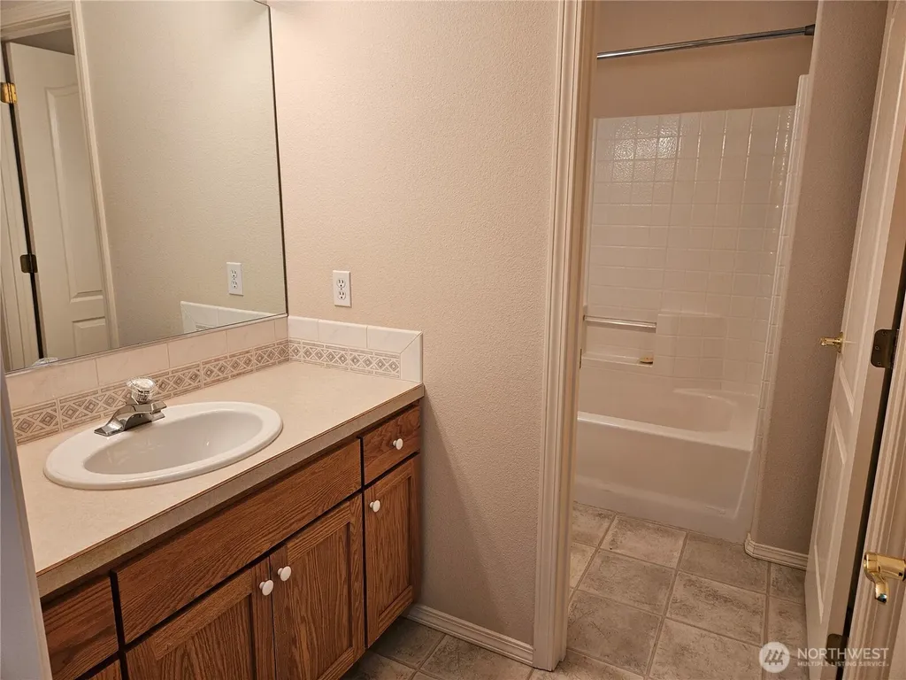1240 Vintage Avenue Richland WA 99352