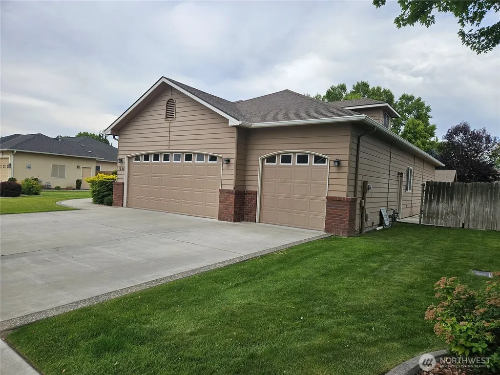 1240 Vintage Avenue Richland WA 99352