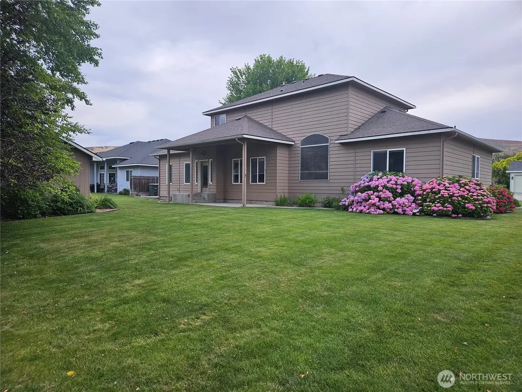 1240 Vintage Avenue Richland WA 99352