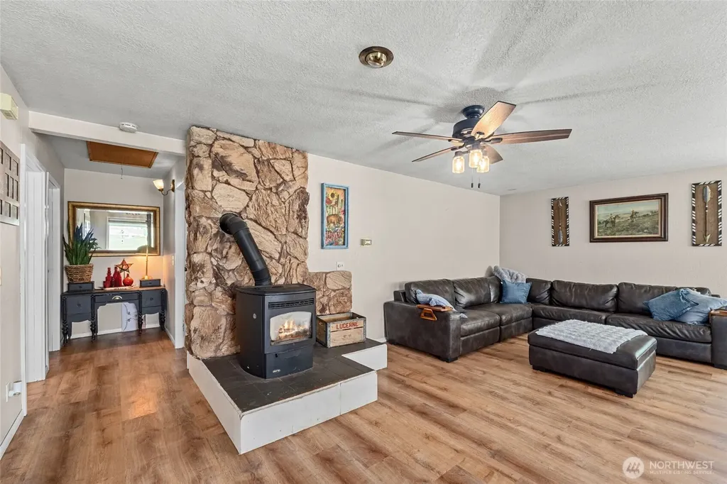 93 Warren Road Tonasket WA 98855