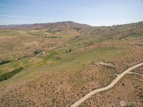 15 Cowboy Road Pateros WA 98846