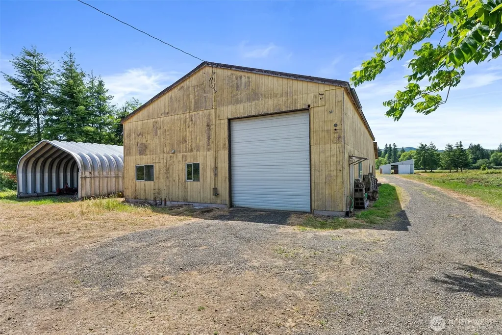 1608 State Route 6 Raymond WA 98577