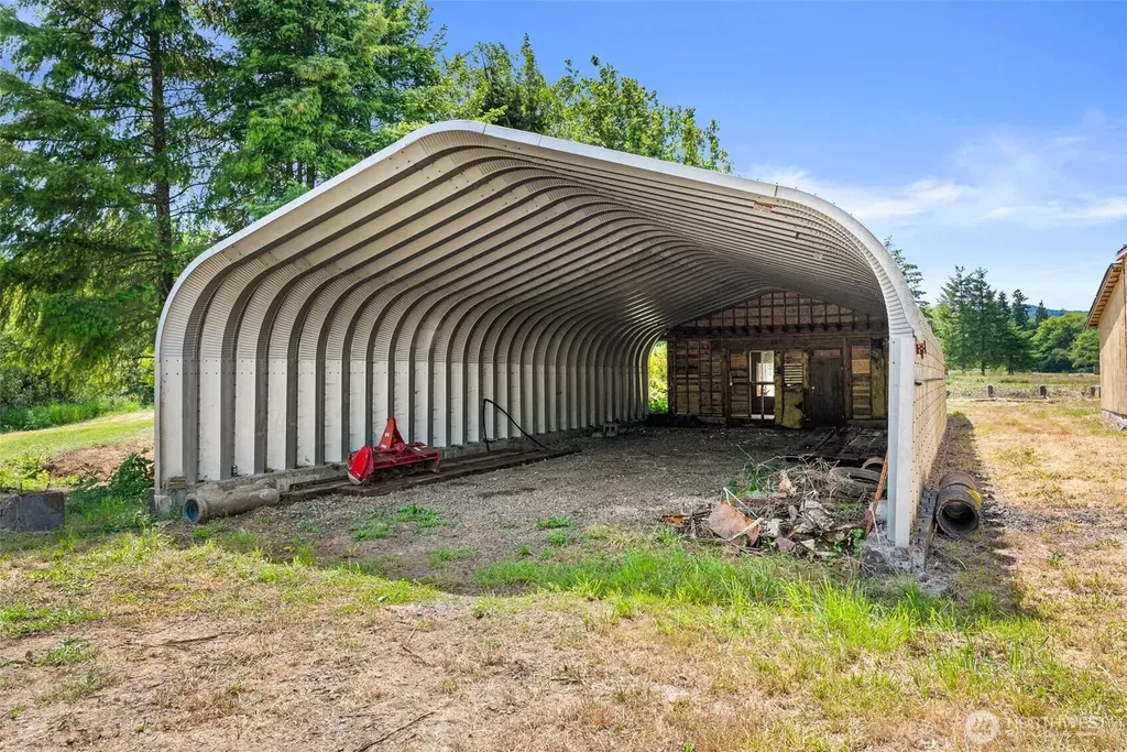 1608 State Route 6 Raymond WA 98577