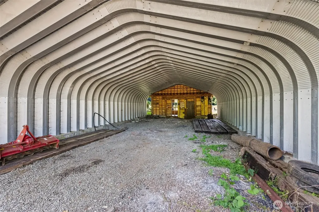 1608 State Route 6 Raymond WA 98577