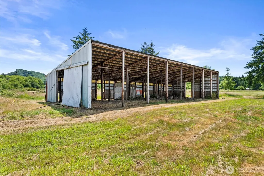 1608 State Route 6 Raymond WA 98577