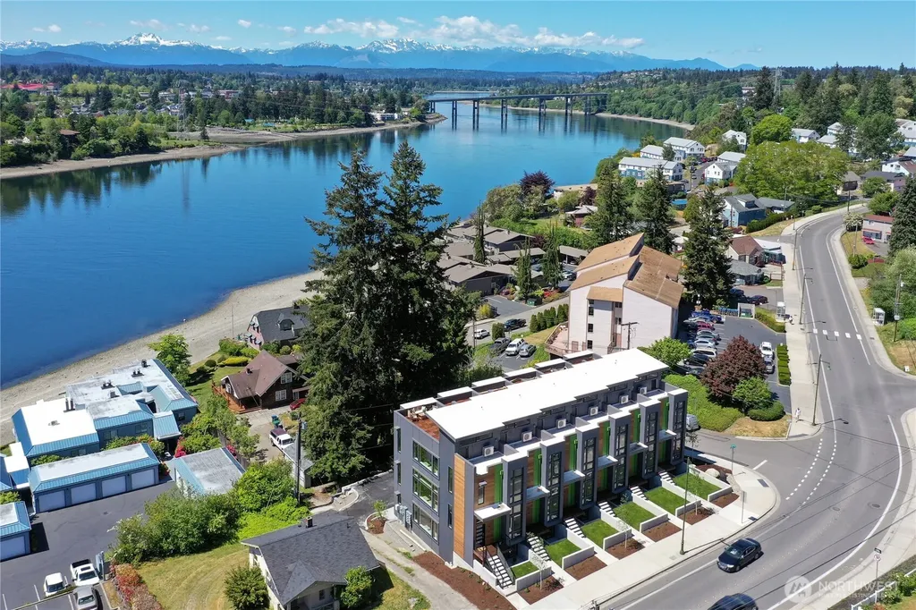 1157 Wheaton Way Bremerton WA 98310