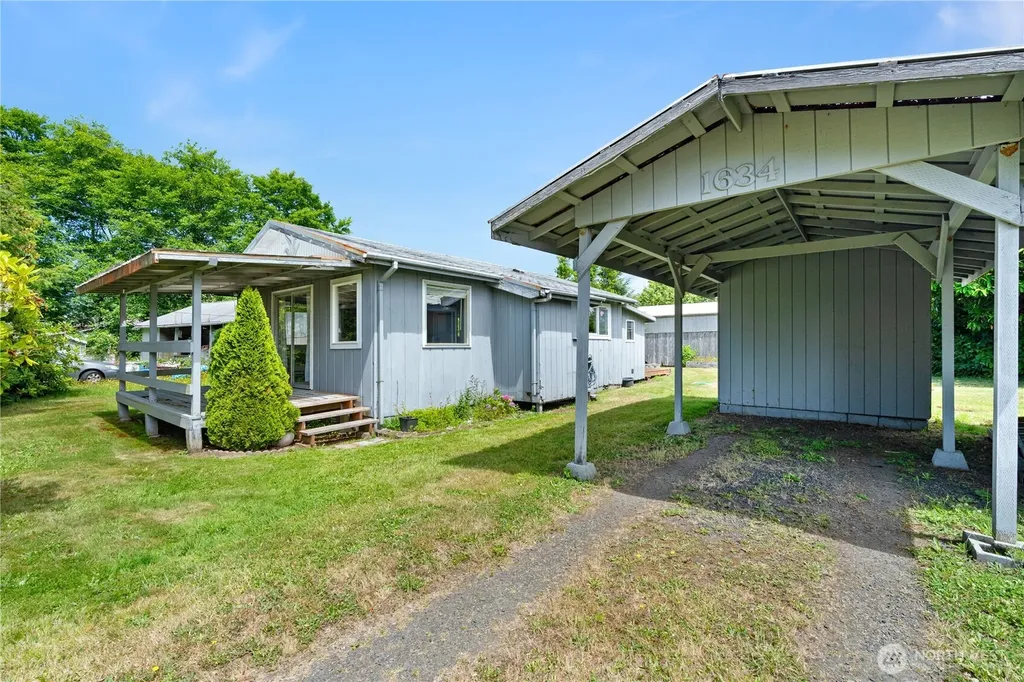 1634 First Avenue Grayland WA 98547