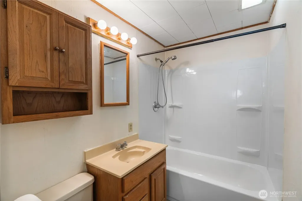 1634 First Avenue Grayland WA 98547