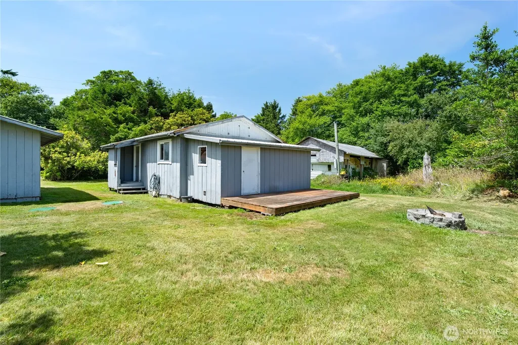 1634 First Avenue Grayland WA 98547