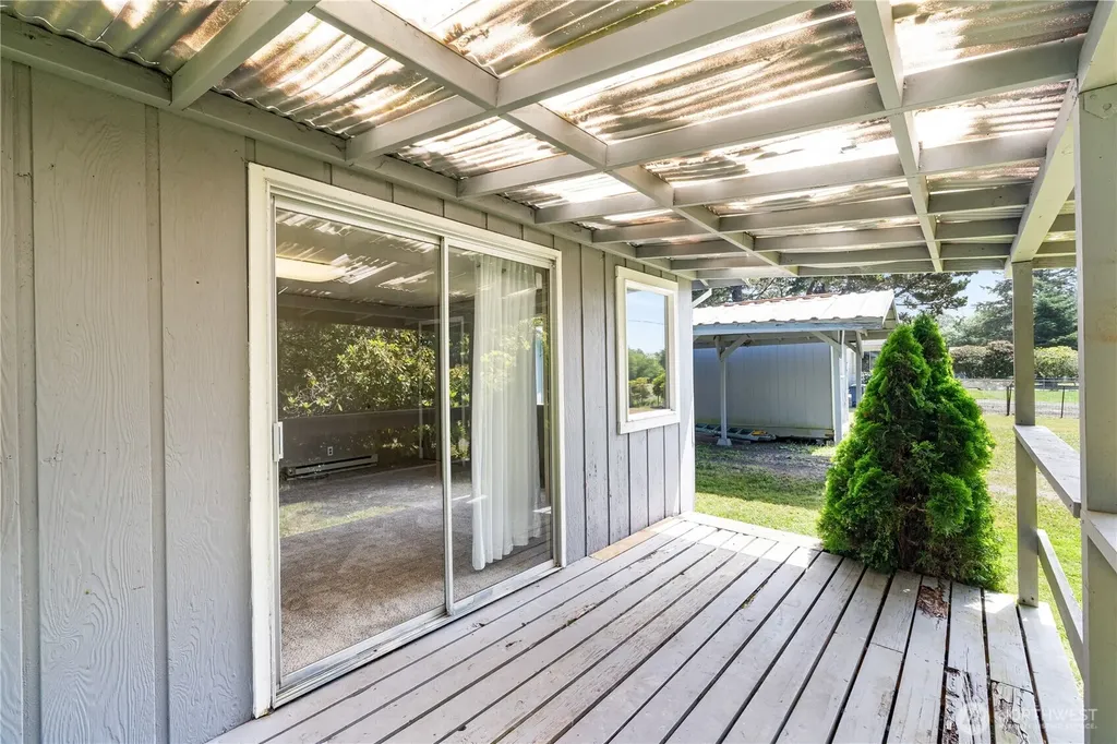 1634 First Avenue Grayland WA 98547