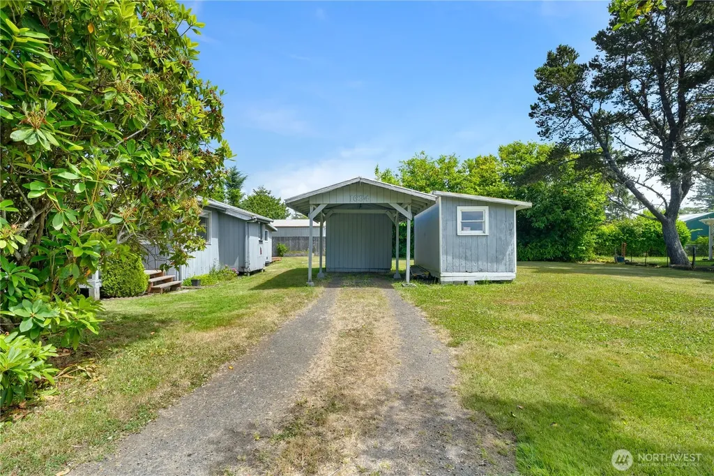 1634 First Avenue Grayland WA 98547