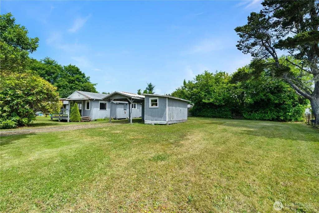 1634 First Avenue Grayland WA 98547