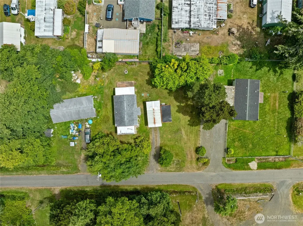 1634 First Avenue Grayland WA 98547