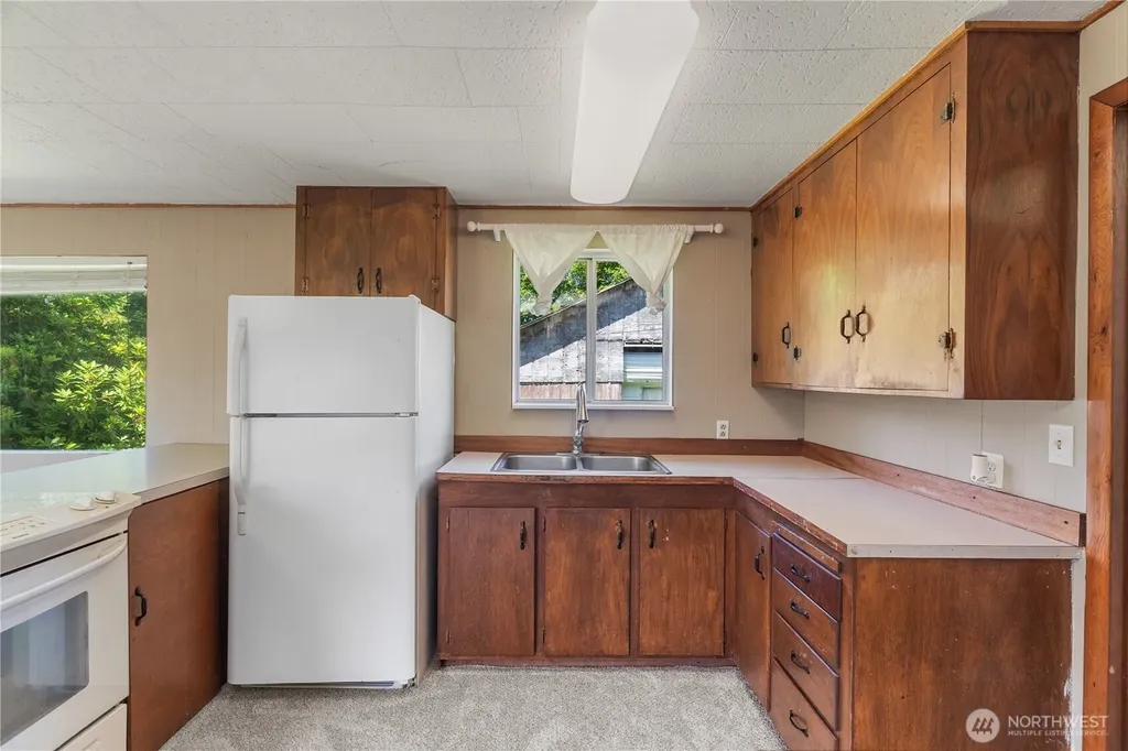 1634 First Avenue Grayland WA 98547