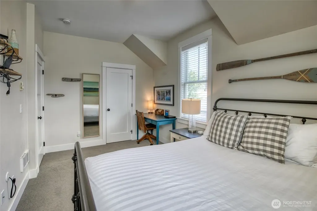 38 W Myrtle Lane Pacific Beach WA 98571