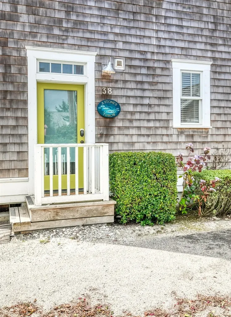 38 W Myrtle Lane Pacific Beach WA 98571