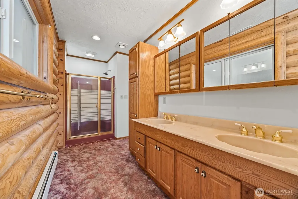 1236 E Island View Road Grapeview WA 98546