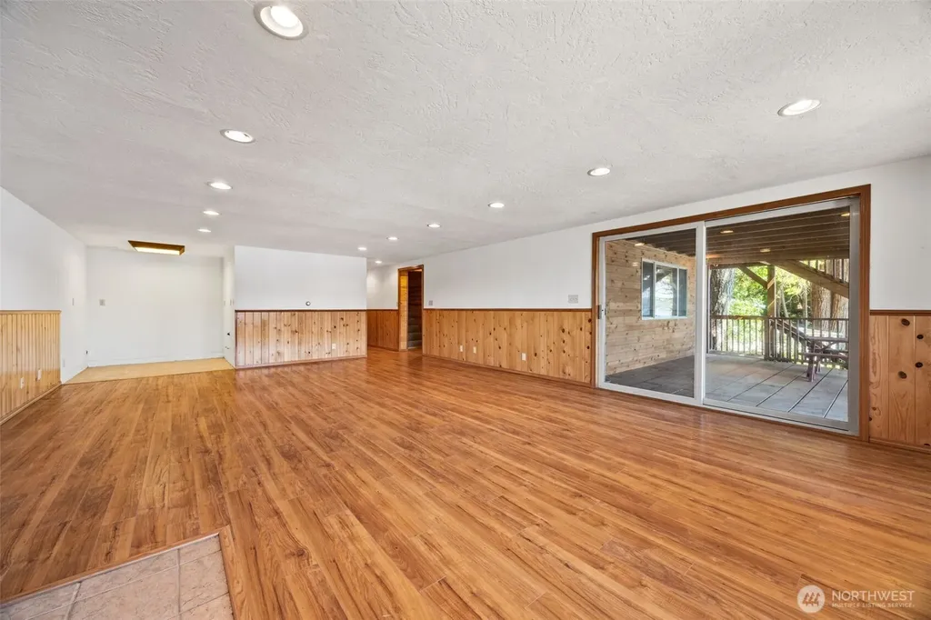 1236 E Island View Road Grapeview WA 98546