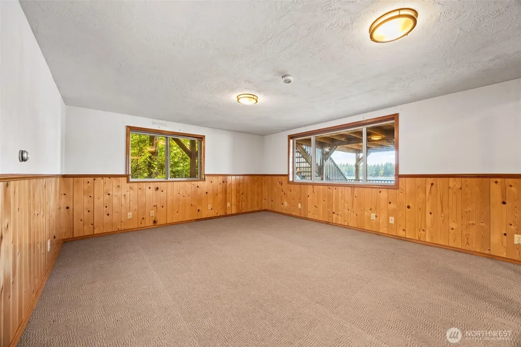 1236 E Island View Road Grapeview WA 98546