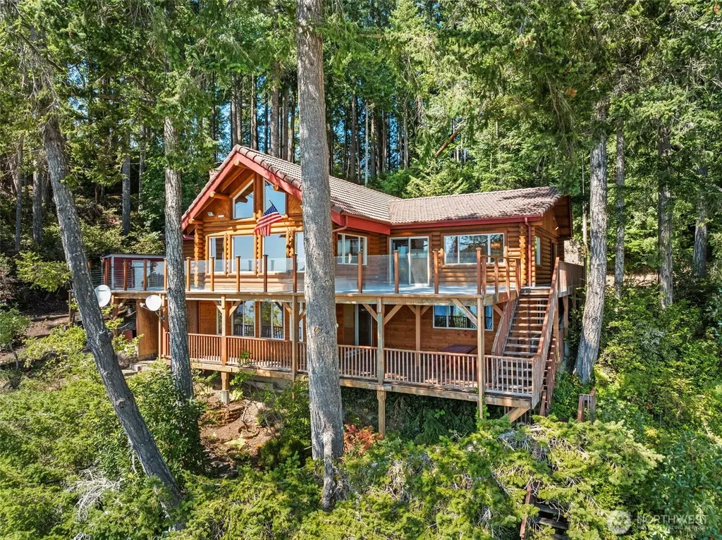 1236 E Island View Road Grapeview WA 98546
