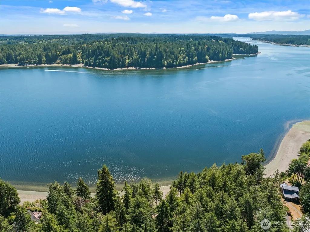 1236 E Island View Road Grapeview WA 98546