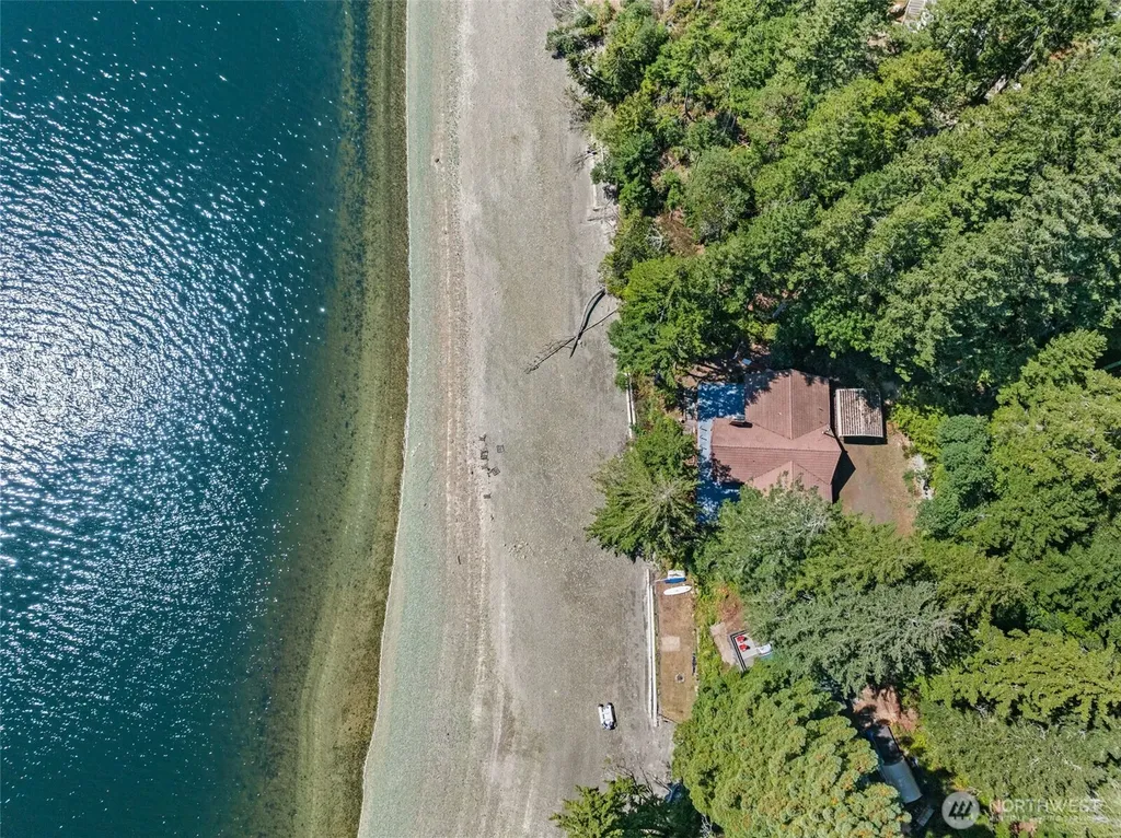 1236 E Island View Road Grapeview WA 98546