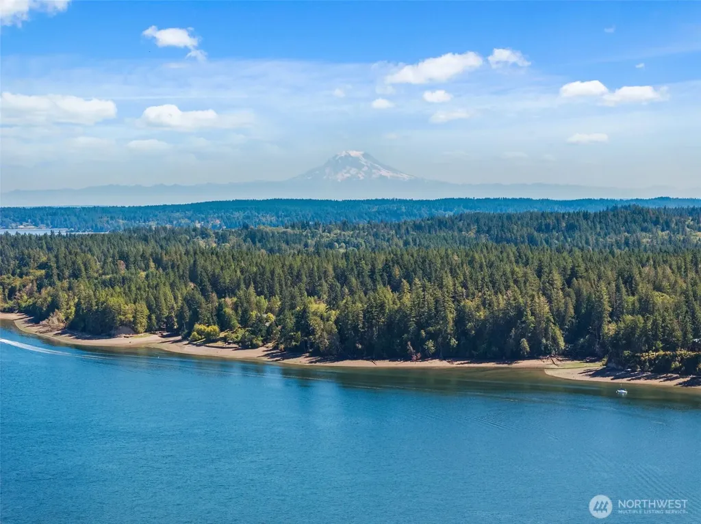 1236 E Island View Road Grapeview WA 98546