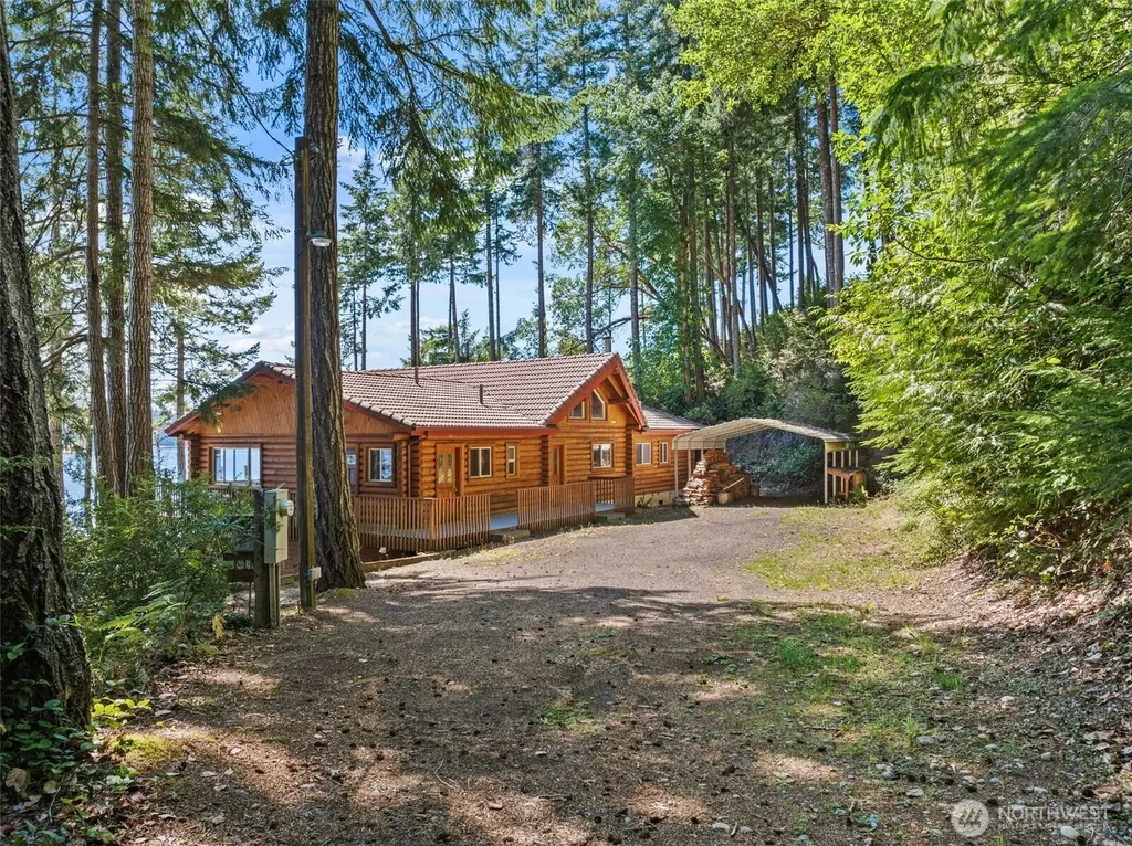 1236 E Island View Road Grapeview WA 98546