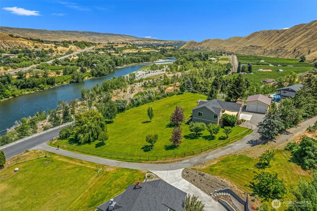 1901 Sleepy Hollow Road Wenatchee WA 98801