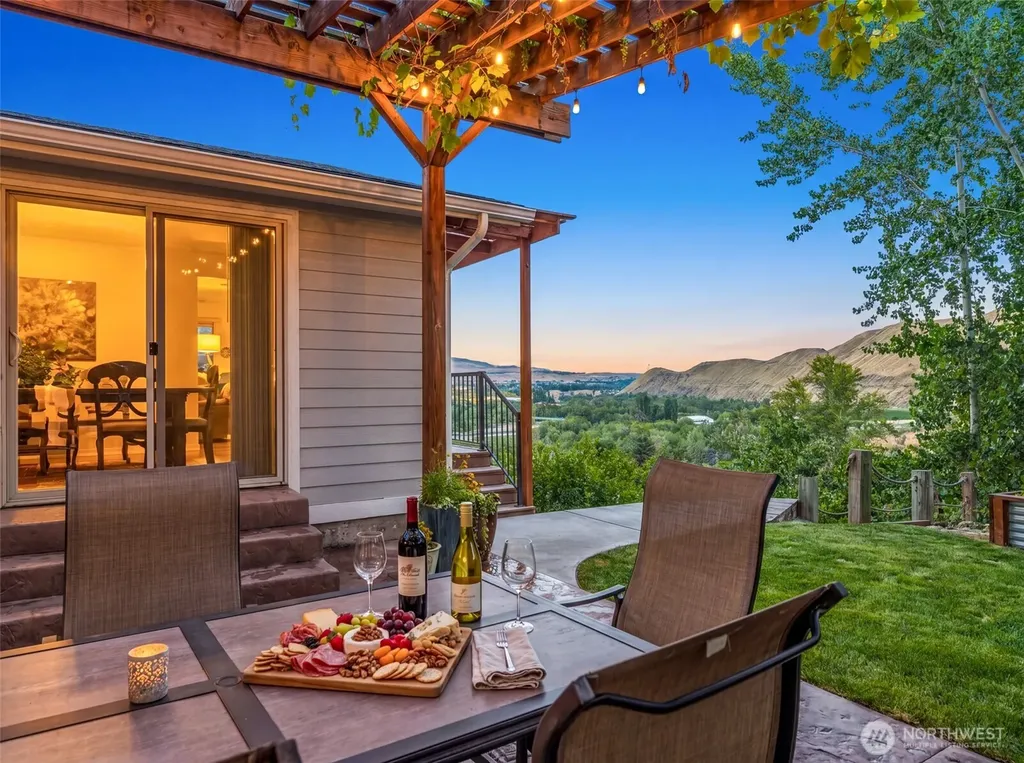 1901 Sleepy Hollow Road Wenatchee WA 98801