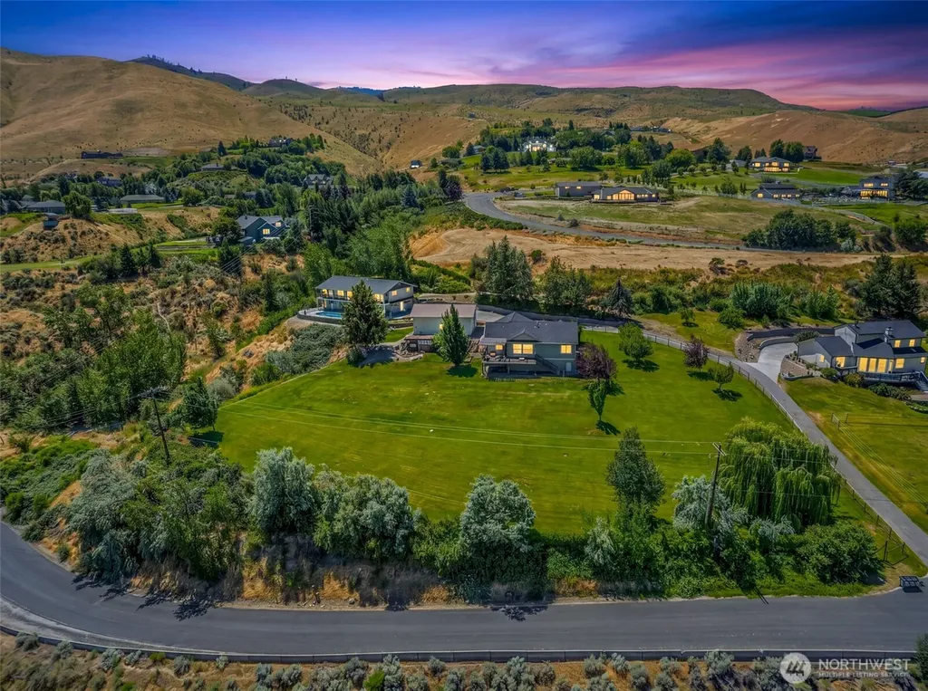 1901 Sleepy Hollow Road Wenatchee WA 98801