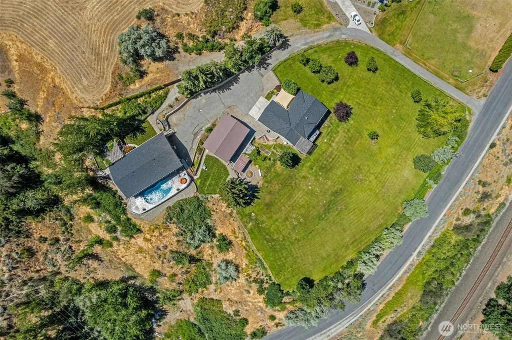 1901 Sleepy Hollow Road Wenatchee WA 98801