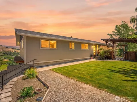 1901 Sleepy Hollow Road Wenatchee WA 98801
