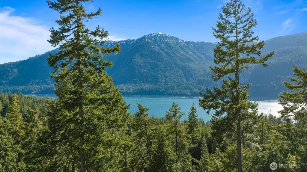 14 Newport Hills Loop Ronald WA 98940