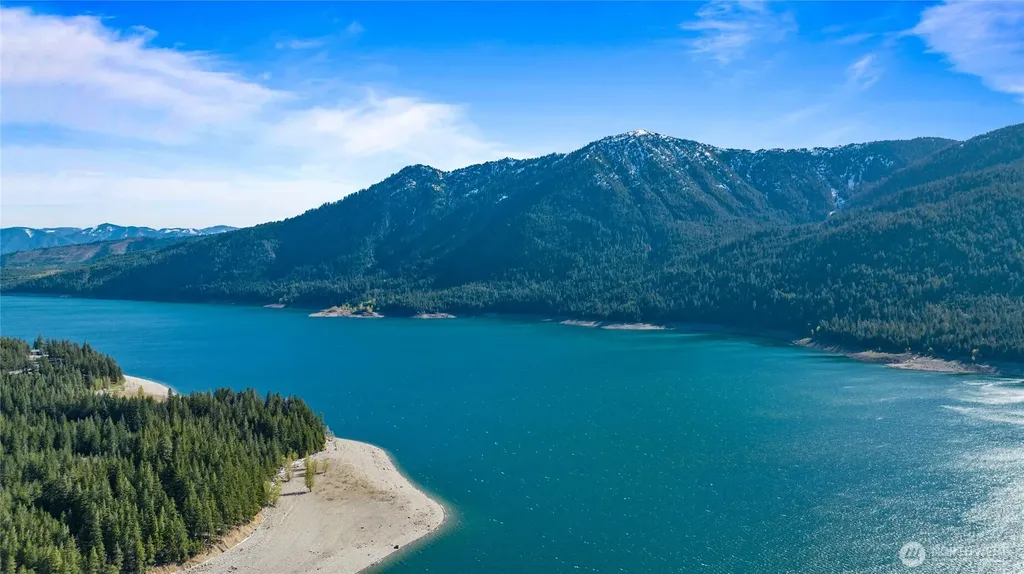 1 Newport Creek Loop Ronald WA 98940