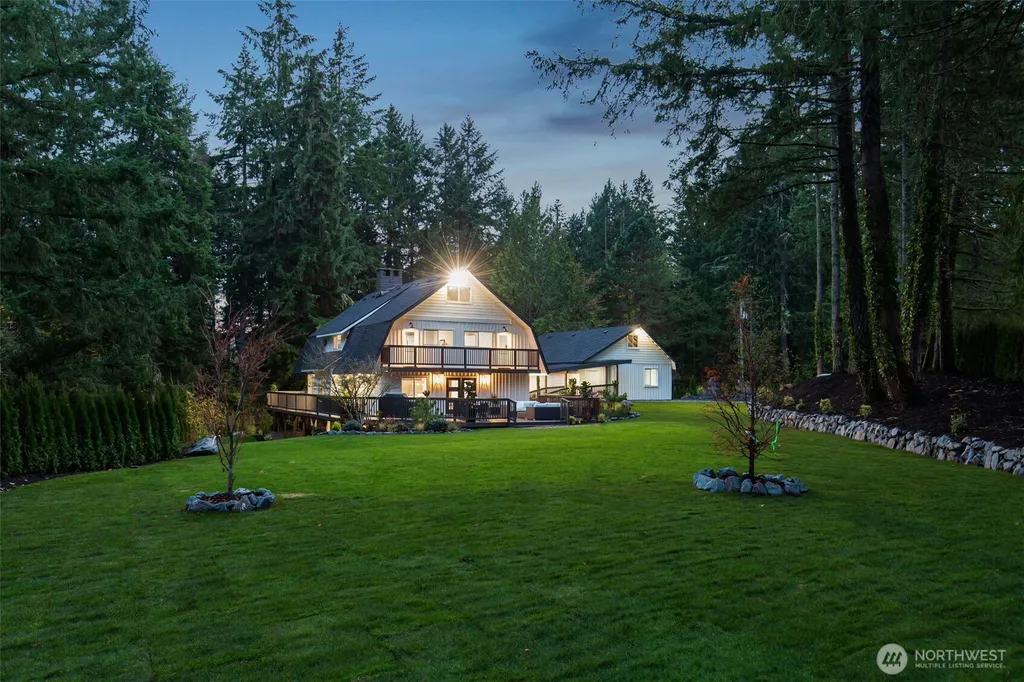 4501 Hemlock Lane NW Gig Harbor WA 98335