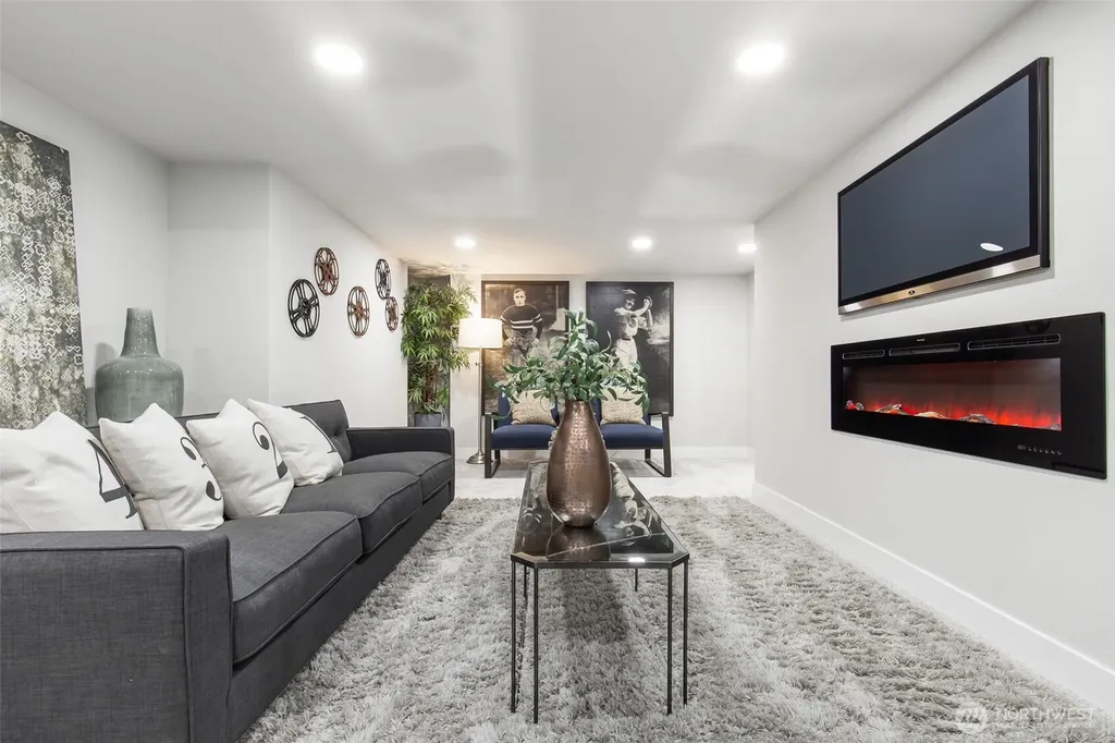 4501 Hemlock Lane NW Gig Harbor WA 98335