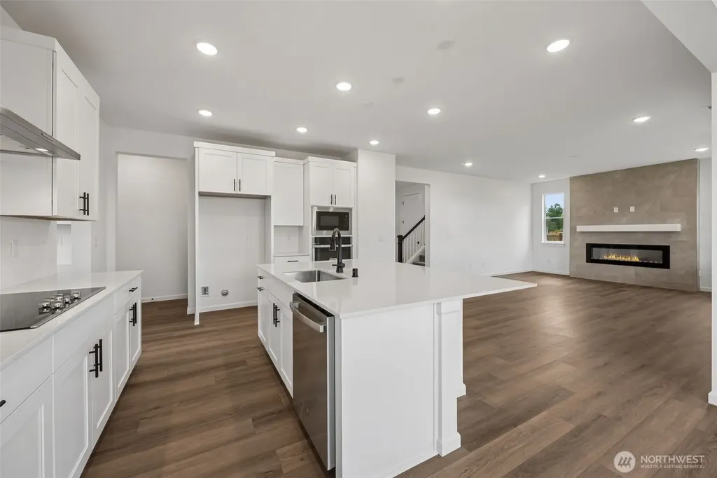 912 Lucas Avenue Buckley WA 98321