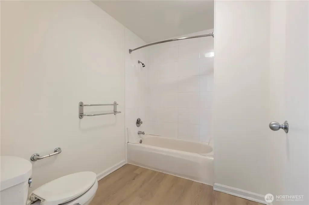 2440 Western Avenue Seattle WA 98121