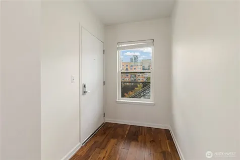 2440 Western Avenue Seattle WA 98121