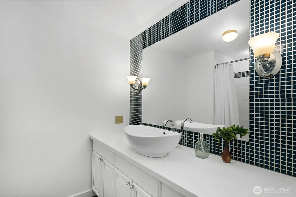 11613 SW Shawnee Vashon WA 98070
