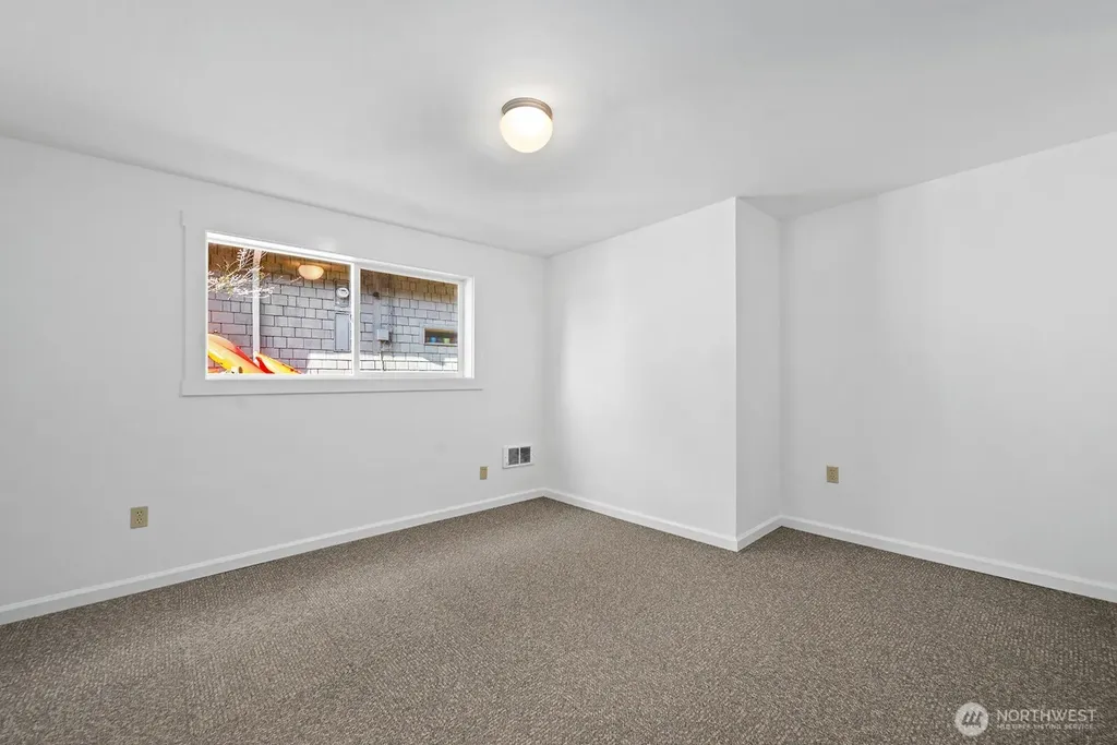 11613 SW Shawnee Vashon WA 98070