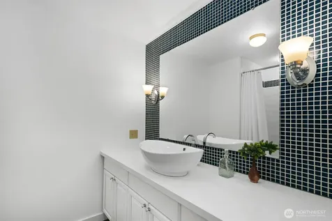 11613 SW Shawnee Vashon WA 98070