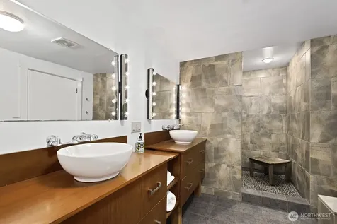 11613 SW Shawnee Vashon WA 98070