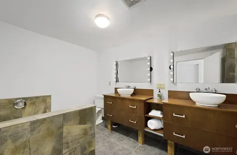 11613 SW Shawnee Vashon WA 98070