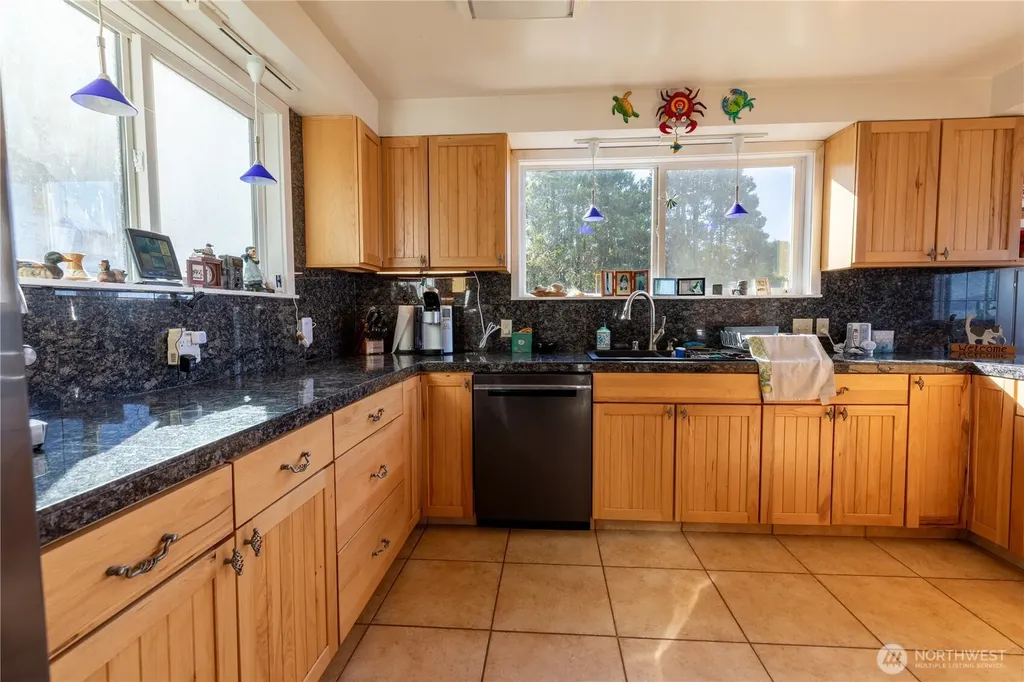 8520 Hwy 112 Highway Sekiu WA 98381