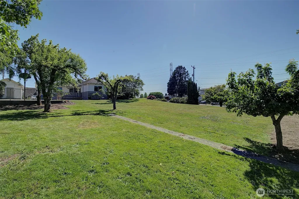 64 32nd Avenue S Seattle WA 98118