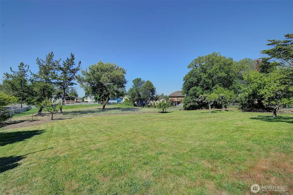 64 32nd Avenue S Seattle WA 98118