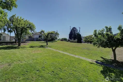 64 32nd Avenue S Seattle WA 98118