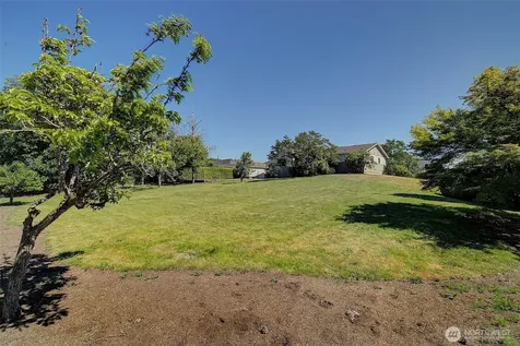 64 32nd Avenue S Seattle WA 98118